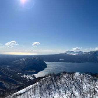今日は支笏湖周辺の山は登山日和です。