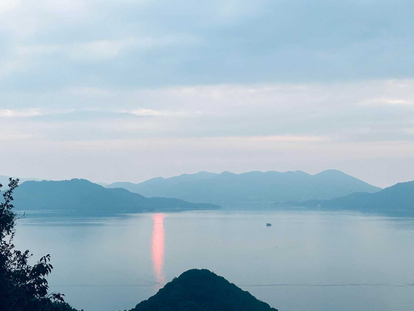 朝日が海に映ってキレイ(((o(*ﾟ▽ﾟ*)o)))