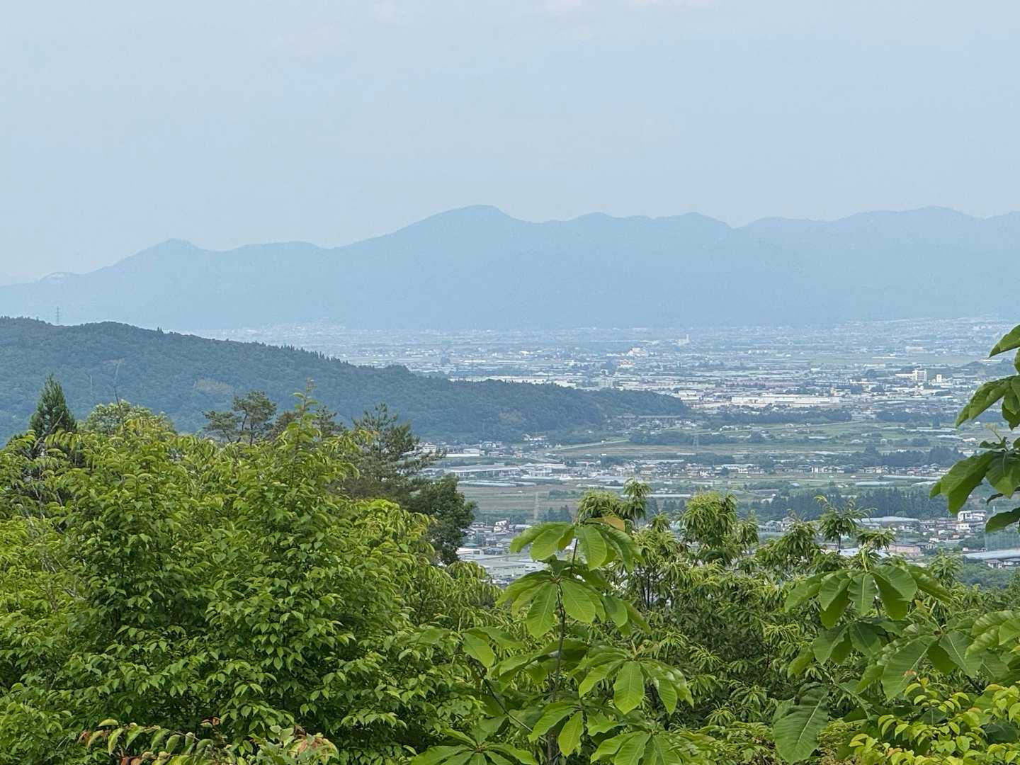 眺望ポイントから
やま百の大平山、甑山、御堂森方面