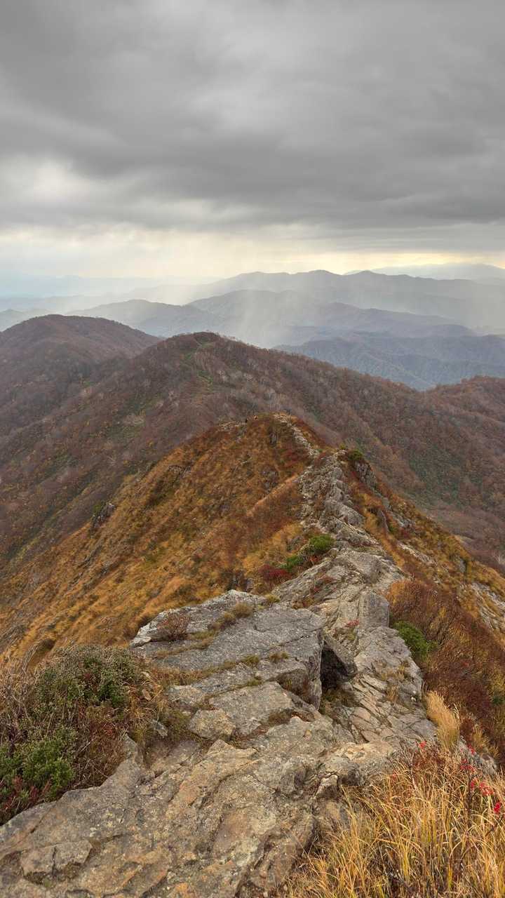 飯豊山、晩秋の稜線テン泊 の写真 50