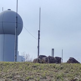 金網にスマホをピッタリつけて撮影📸

芥子山
二等三角点：廣谷   232.64m