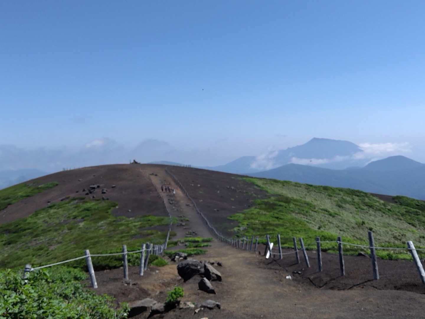振り返り焼森　　岩手山