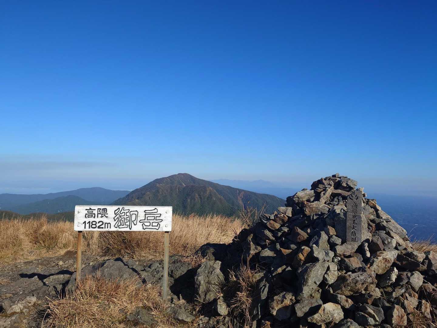 御岳登山口-忠兵衛岳-御岳-妻岳 往復コースの写真