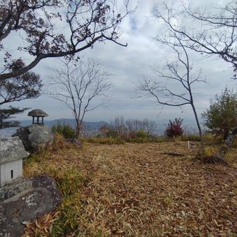 山頂。
ブルーインパルスの悪夢を思い出す
