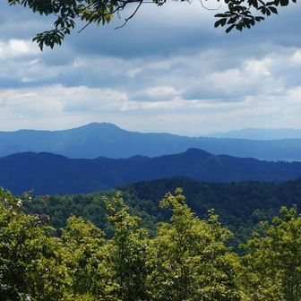 朝日峯南側が伐採されていて見晴らし良くなってました。比叡山センパイもばっちり。