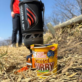 相変わらず爆速でお湯が沸くジェットボイルと共にお昼