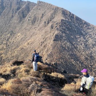 3合目目指して下山します。