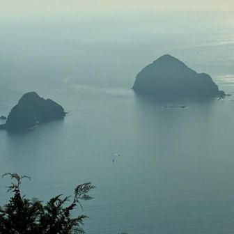 これらの島々は、無人島だそうです。
