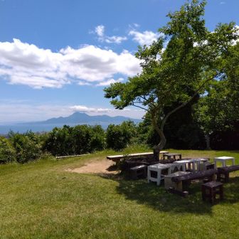 観音岳の広場