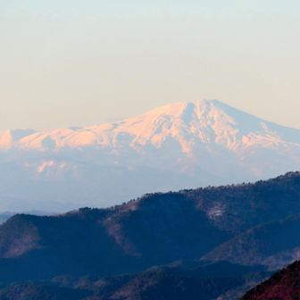 
日没まであと１時間弱🌇
うっすらオレンジ色に染まり始めていて、
さらに綺麗でした✨️
スキー場でだらだらしていて良かった🙌(笑)