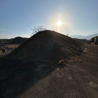 夕陽に照らされるピラミッドです😅