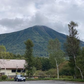 男体山を眺めながら歩き