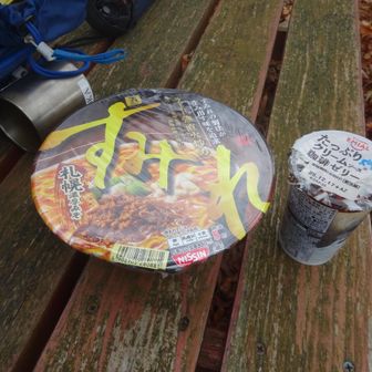 昼食はラーメン