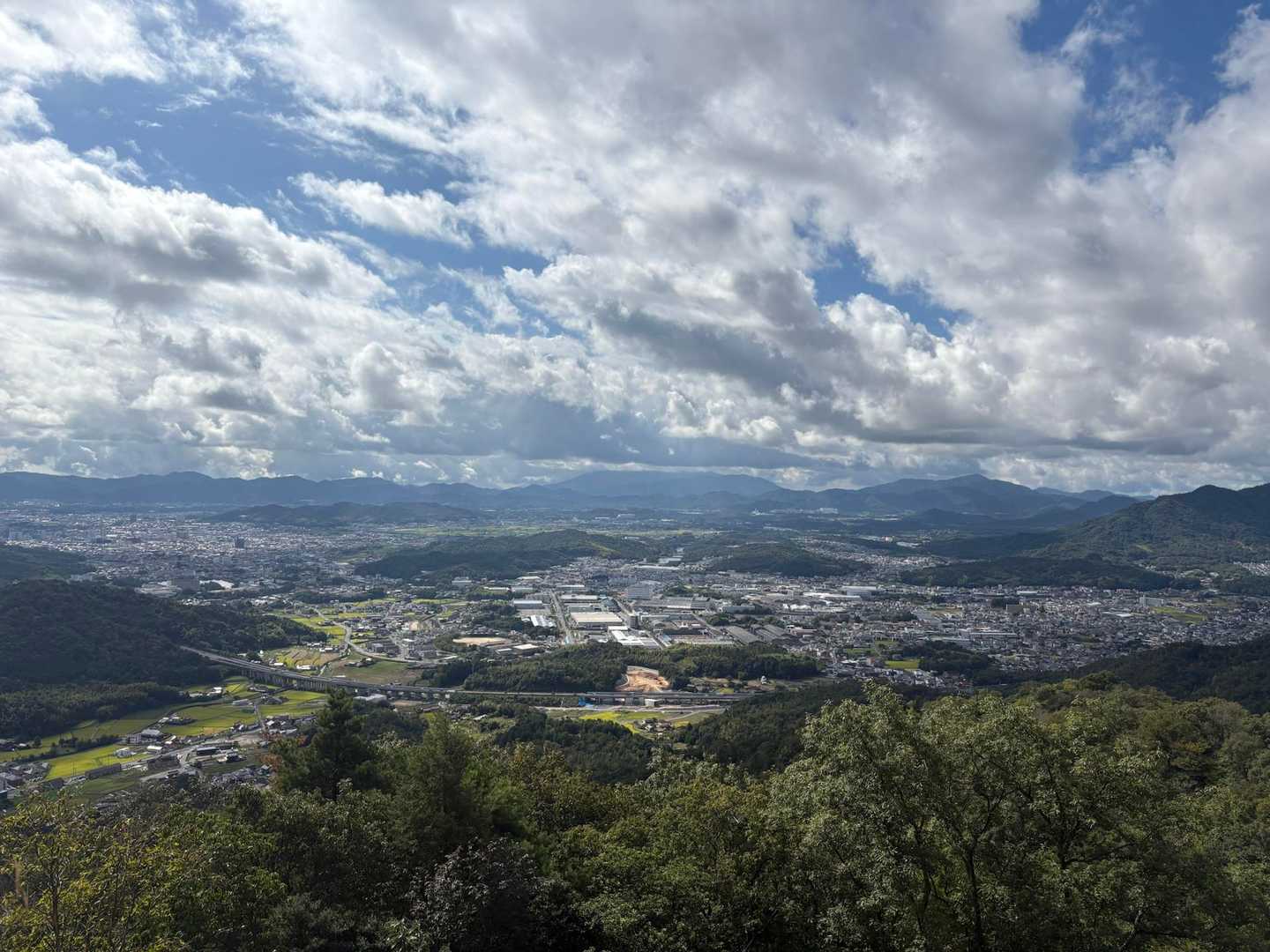 正面に野呂山　宮島も見えるよ