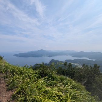 振り返ると平戸島。南端がよくわかる眺め