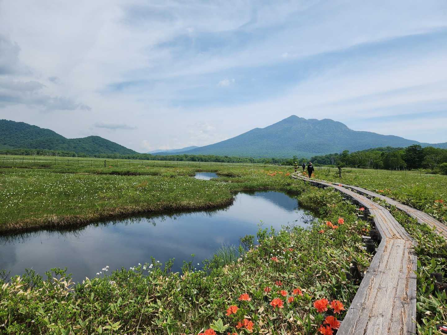 燧岳も堂々と。
風は爽やかでしたが、紫外線はバッチリ☀☀サングラスは必要ですね。