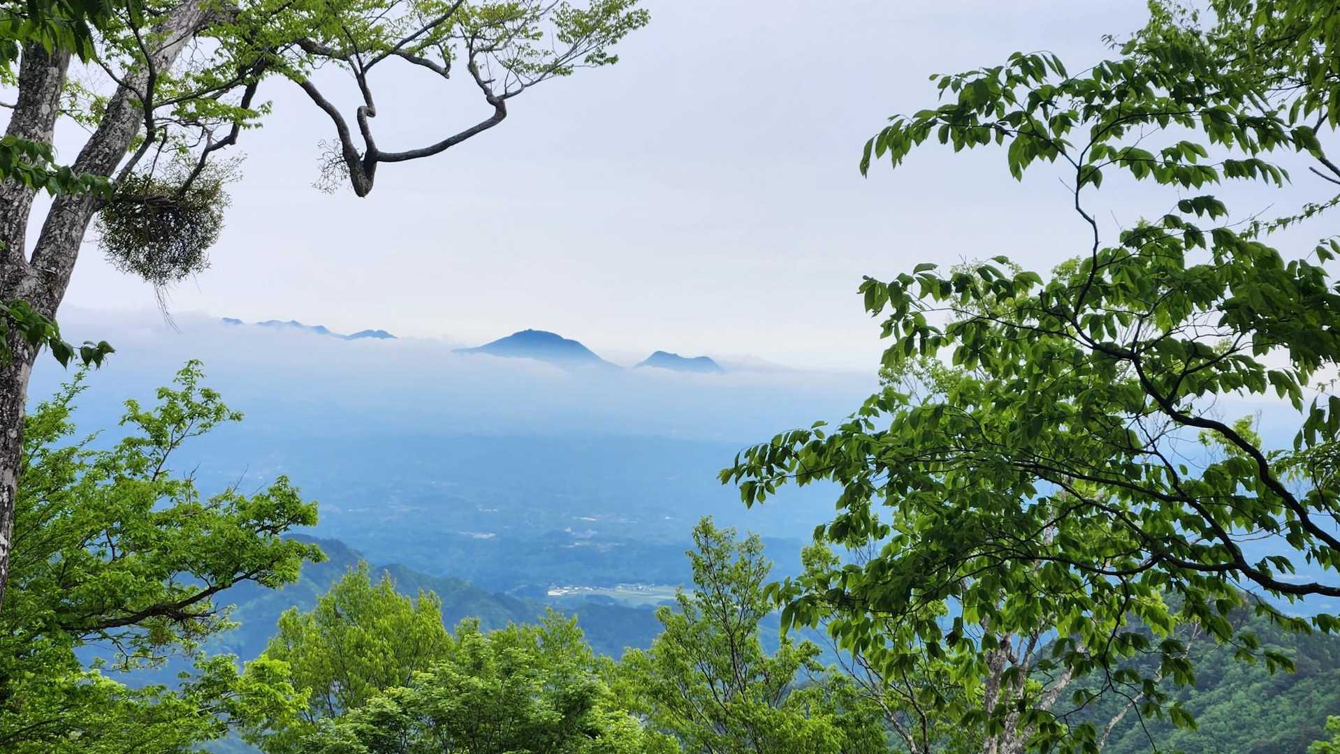 雲海の上の久住連山⛰️