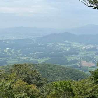 山頂眺望◯。ここで初めて他の登山者の方と遭遇少し安堵。
