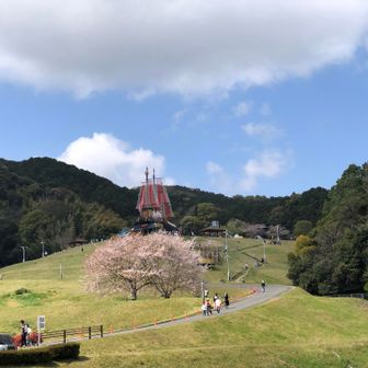 総合公園、天拝の船リニューアル
車たくさん並んでた！