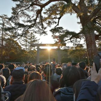 内宮での御来光
激混雑です。