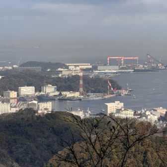 横須賀基地が見えた