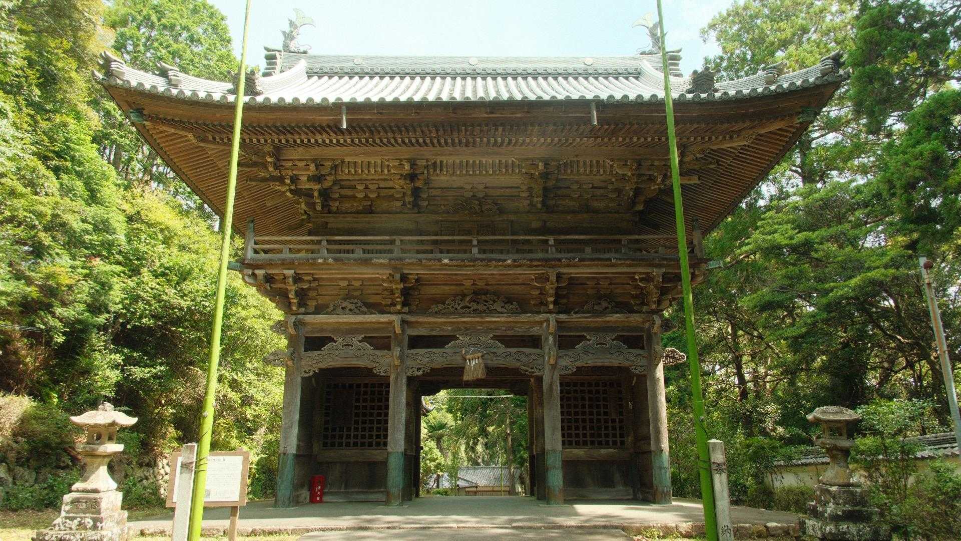 でーん✨✨
山の上にこんな立派なお寺があるとは‼️
山頂行ってから、またゆっくりあとで来ます。