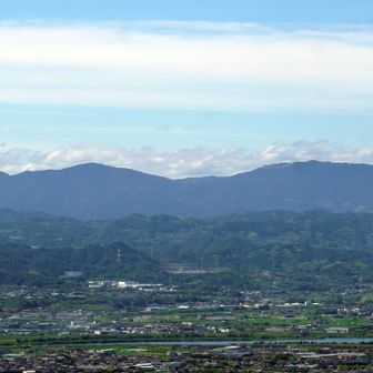生石三山