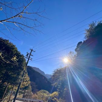 駐車場🅿️到着
唐谷川二の滝を超えた辺りからアスファルト道を歩いて来ました😙長かったけど緩やかな下り😄足にも優しく歩きやすかった😊