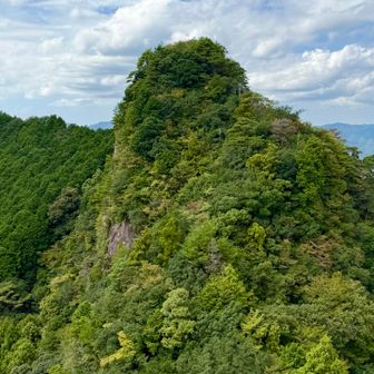 雌岳付近から雄岳。