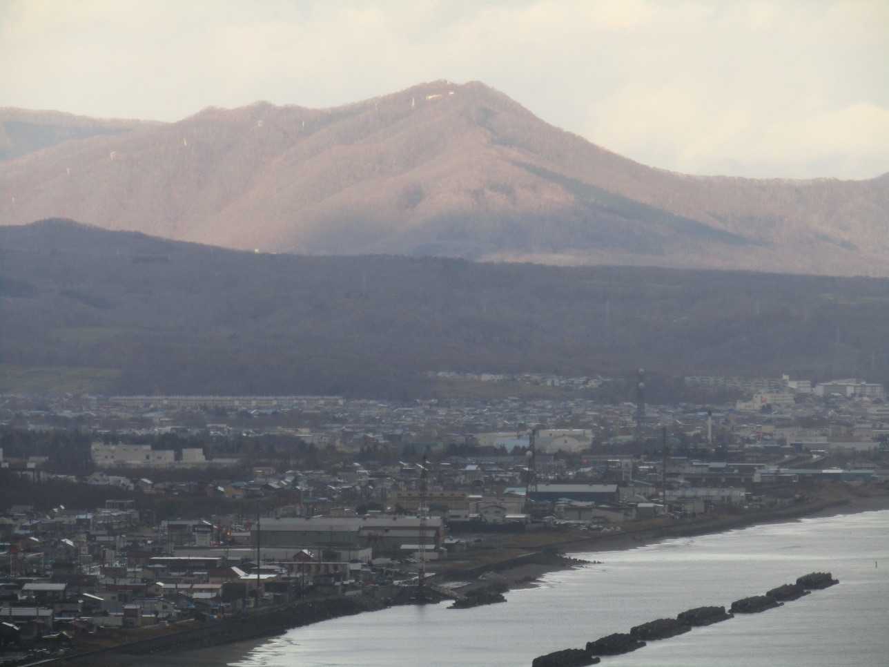 風不死岳にも陽がさしてキレイです。