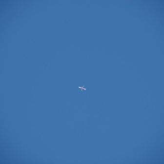 ヒコーキ✈️

コントレールが付かないくらいの

素晴らしい青空でした

冬は里山楽しい
ありがとうございました