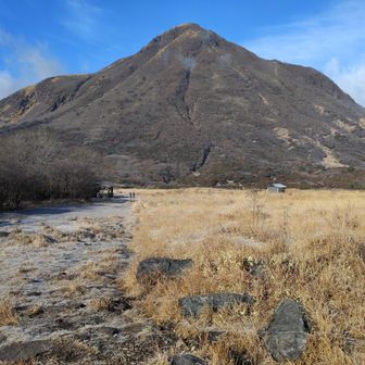 トレイルはまだガチガチに凍ってる
とっとと下山しましょう‼️