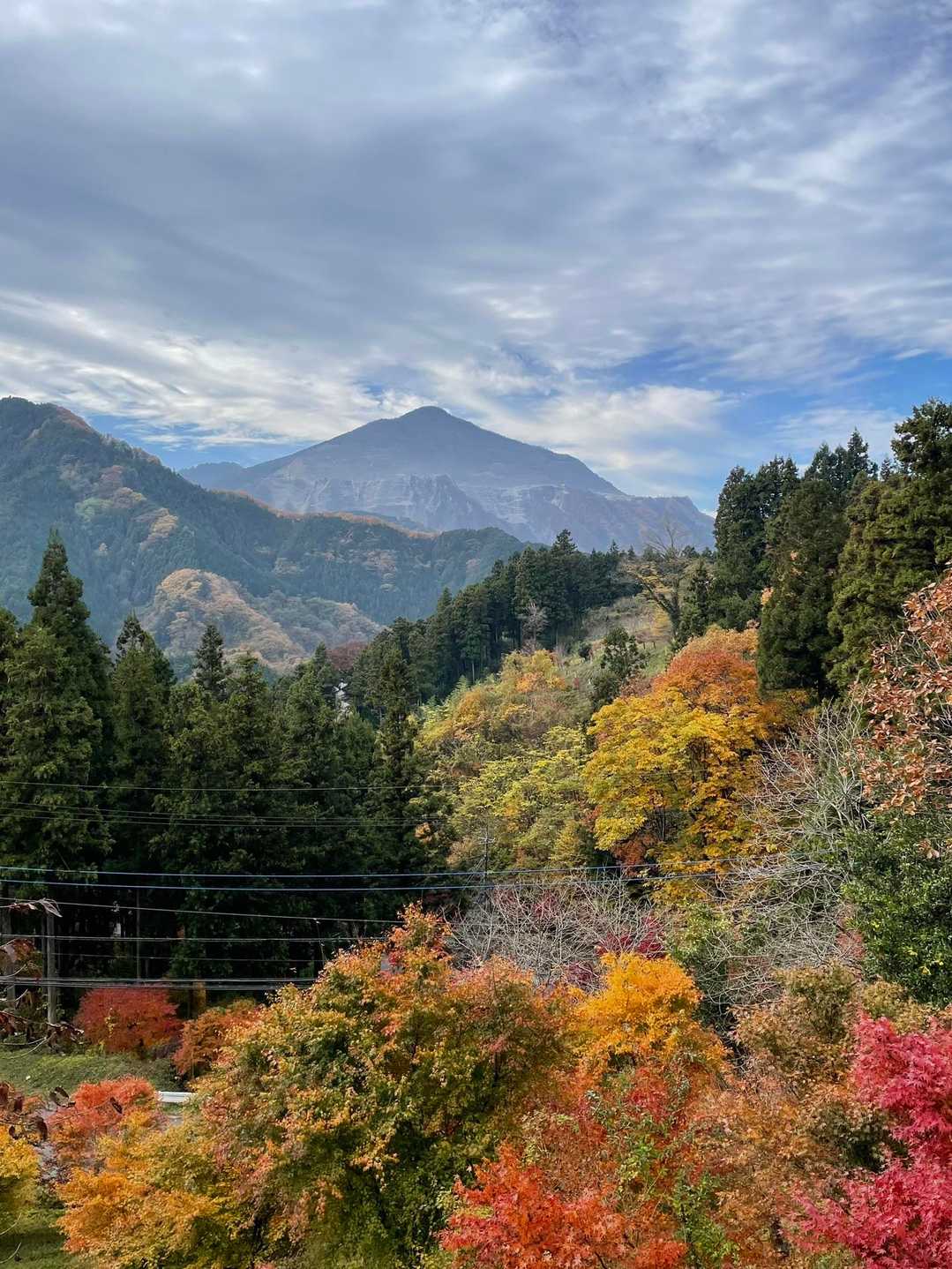 武甲山と紅葉