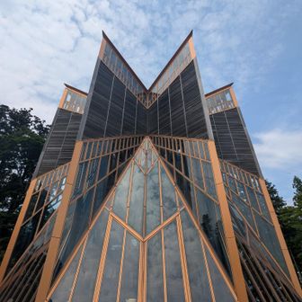 展望施設だと思っていたが…お寺さんの会館でした
