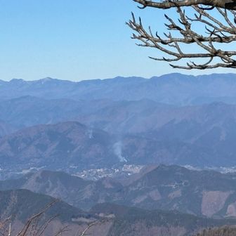 扇山の火事がよく見える
市街地にめっちゃ近く見えて心配