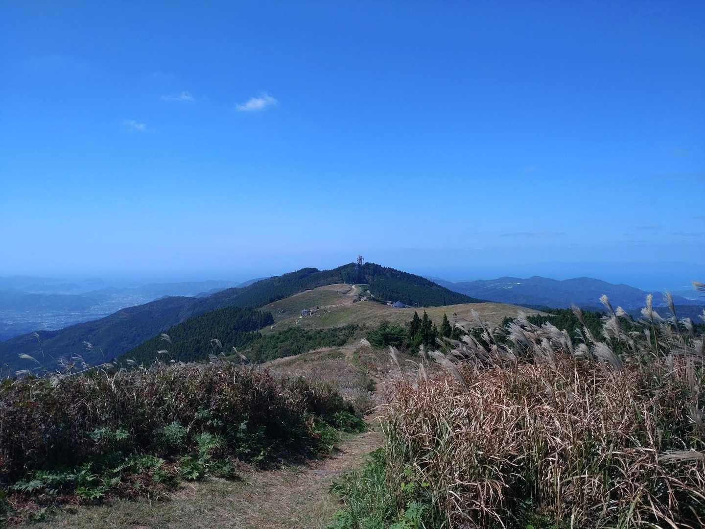 歩いた道を振り返る