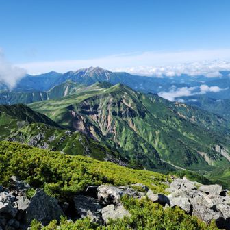 登山道はずっと絶景です