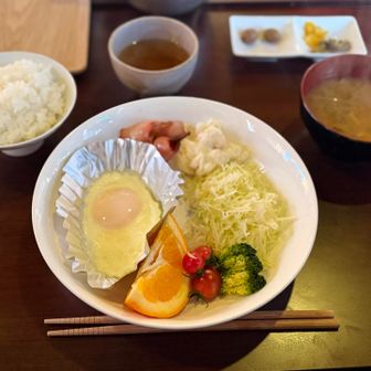 木ノ又小屋の朝食
夕食もおいしいけど、朝食もおいしい😋