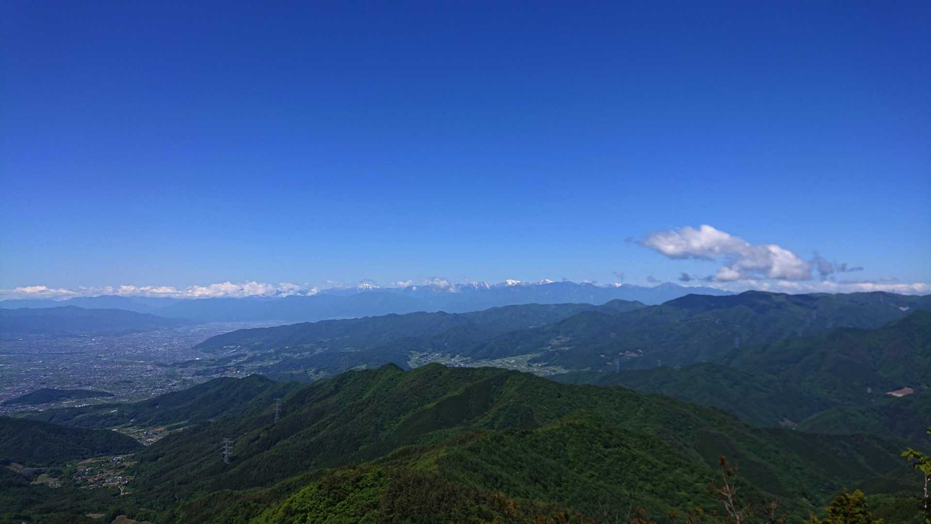 そして甲府盆地の先には南アルプスが👀
