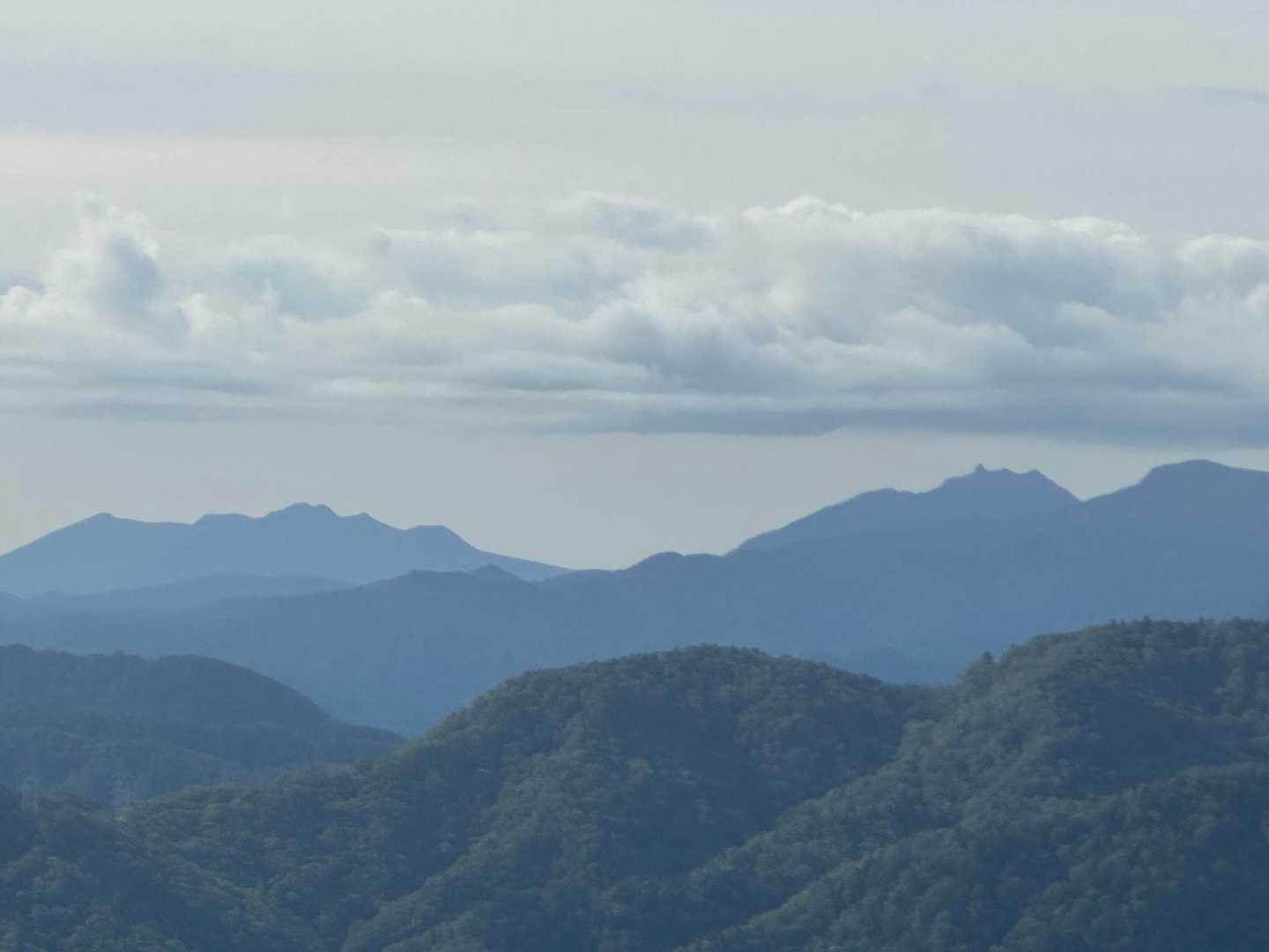 恵庭岳　本峰　尖り凄いね。行けない私😇