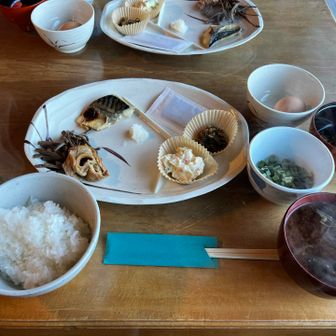 朝ごはん🍚美味っ😋
お腹いっぱい🈵