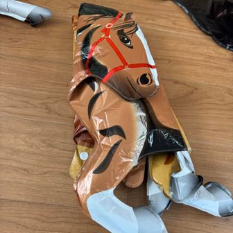 むぎさんに畳んでもらって嬉しそう🐴♪