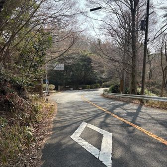 迂回して森林植物園西門へ到着。