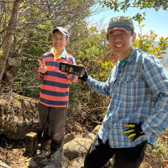 初めて笹岳の標識まで来ました。