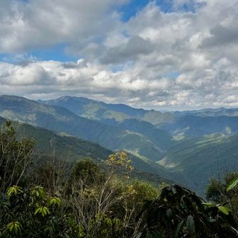 釈迦嶽山頂より北側…⛰️米良の山々👀