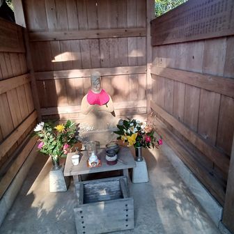 歴史ある大日如来像