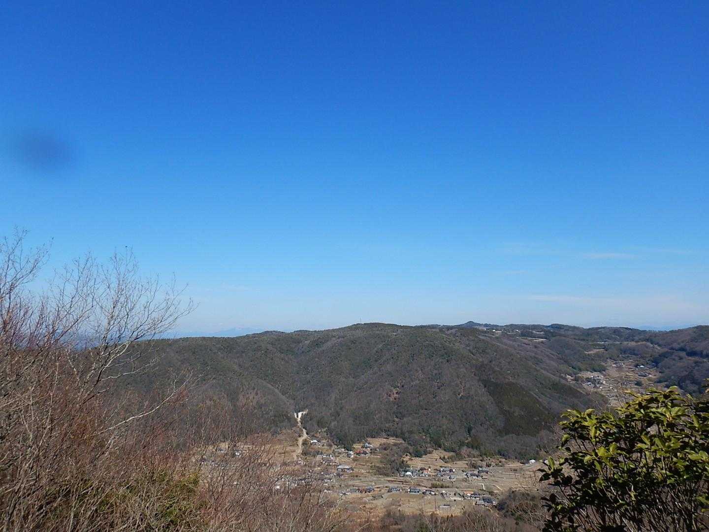 遠くに白い頂が見えます🏔️