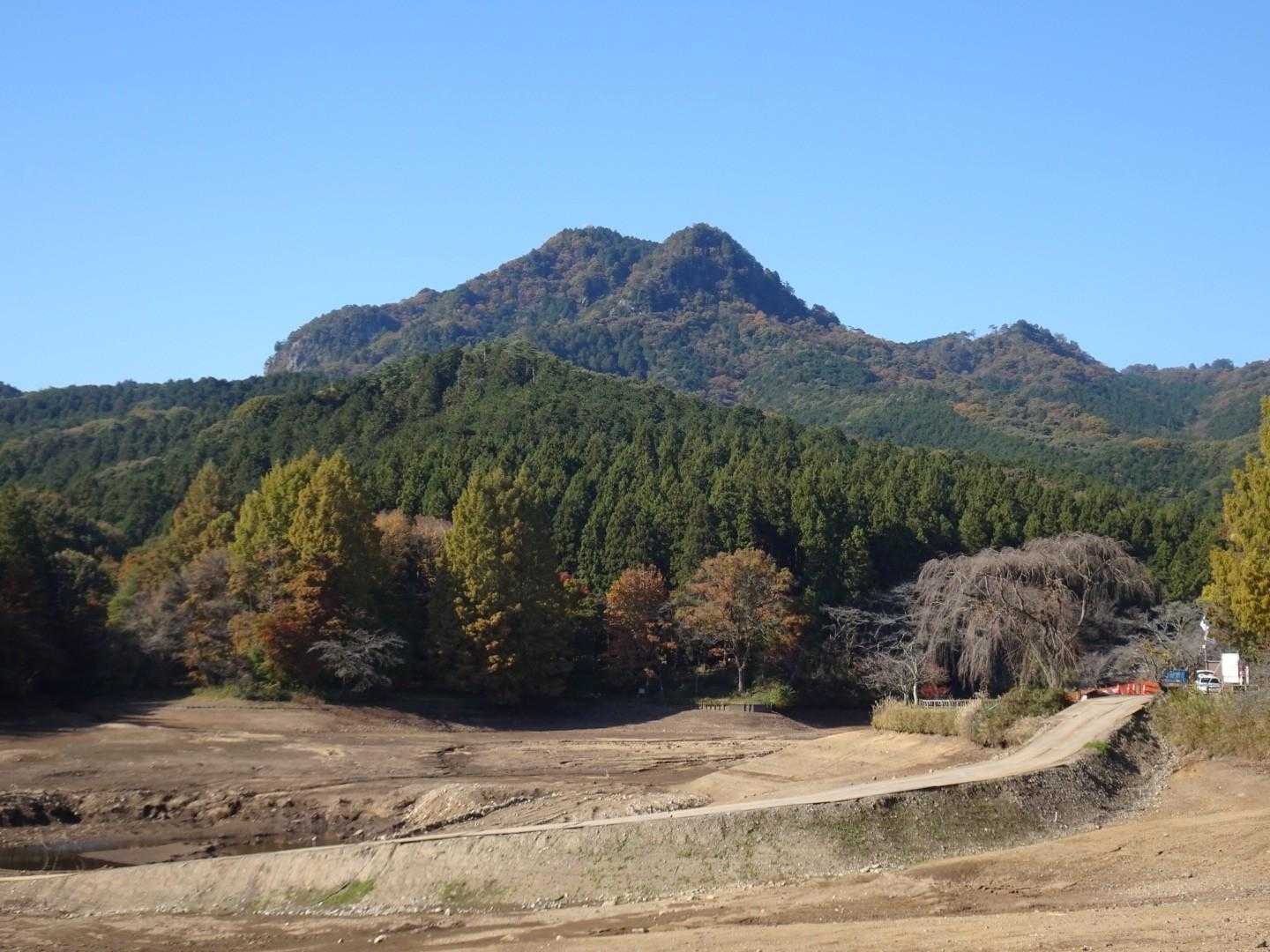 宇都宮市森林公園駐車場登山口-長倉山-手岡峠-斑根石山-富 周回コースの写真