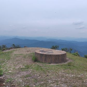 前山〜西ケ嶽に進もうか迷いましたが時間を考えると無理は止めて
次回の楽しみにします