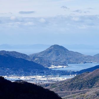 紫雲出山
